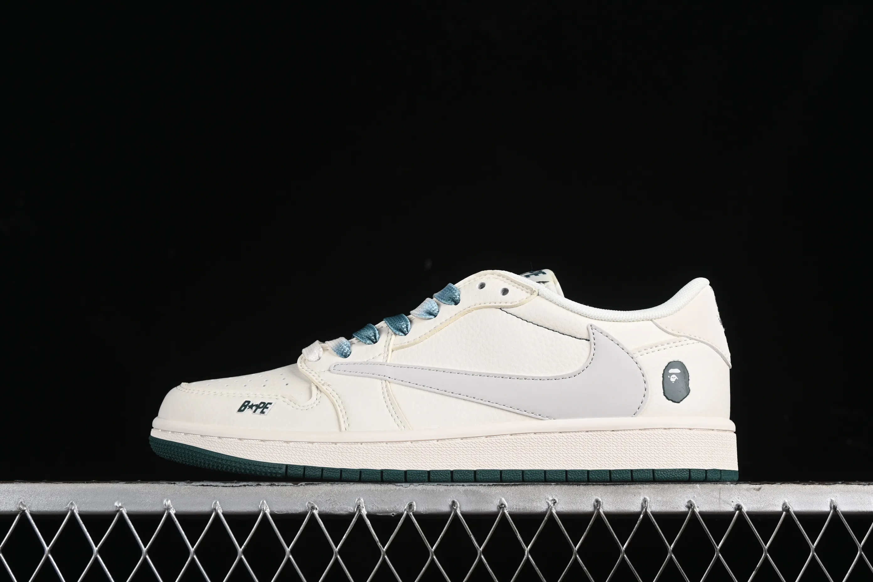 All categories Air Jordan Jordan series basketball shoes Air Jordan 1 Low High-end customized low-top sneakers Travis Scott x Fragment Design x Air Jordan 1 Low AJ1 Joe 1 Bape joint-beige gray low-top cultural casual sneakers XY2688-100